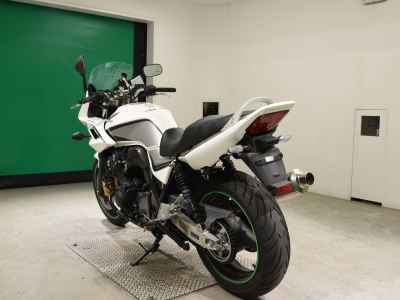 Honda CB400 Super Boldor 2011