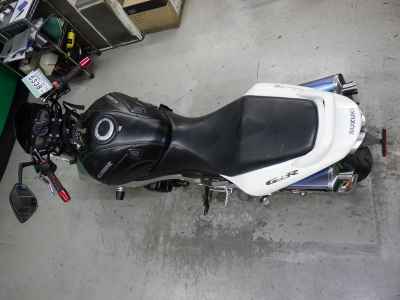 Suzuki GSR400