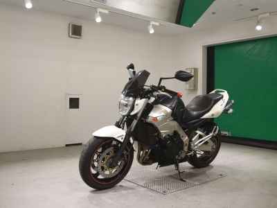 Suzuki GSR400