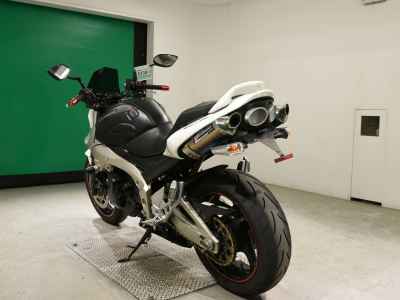 Suzuki GSR400