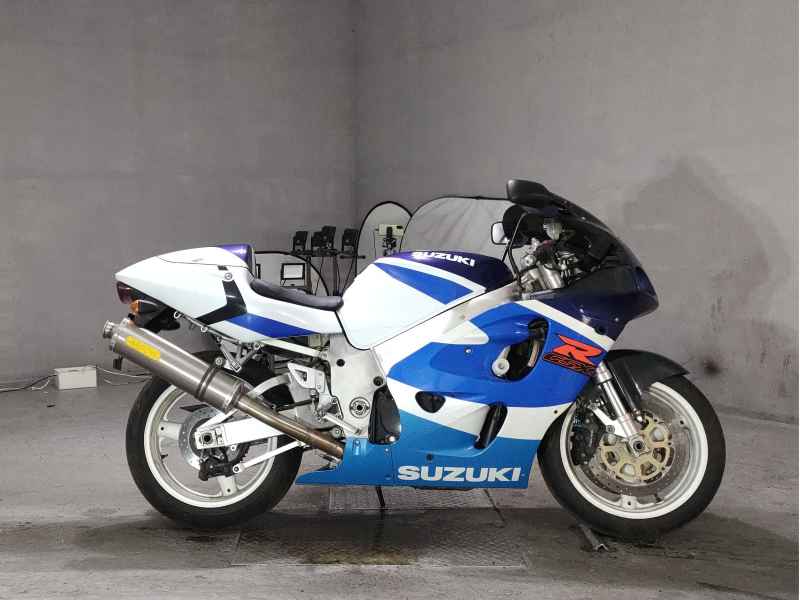 Suzuki GSX-R750
