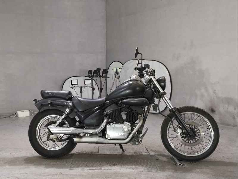 Suzuki Intruder 250LC