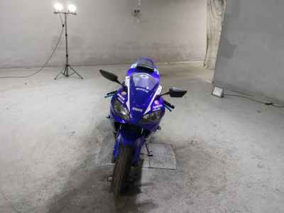 Yamaha YZF-R1