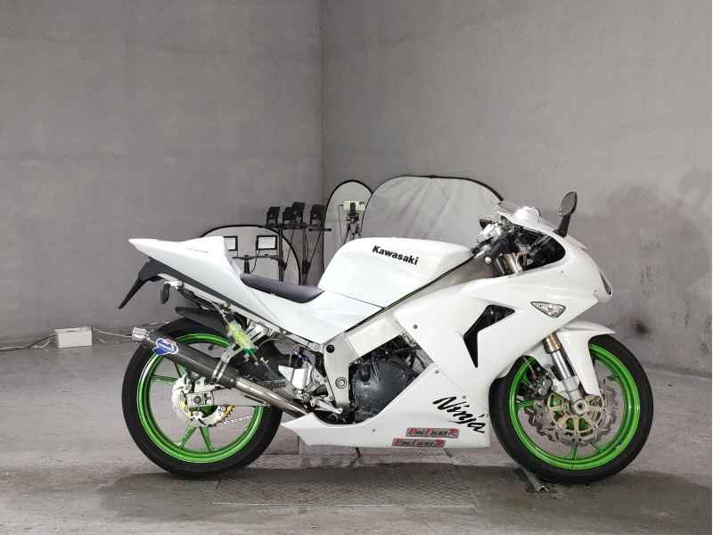Kawasaki ZXR250