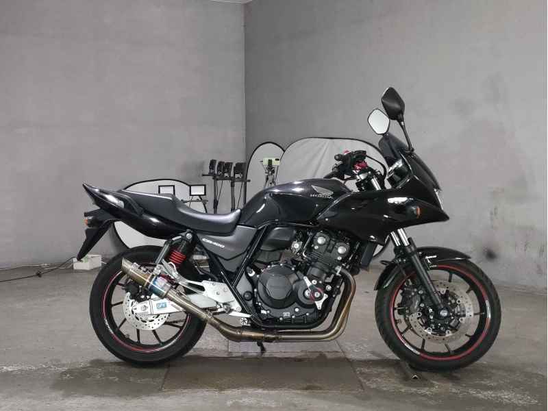 Honda CB400 Super Boldor 2019