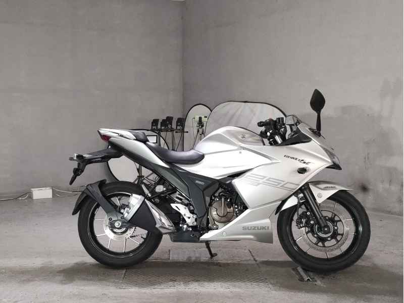 Suzuki Gixxer 250SF