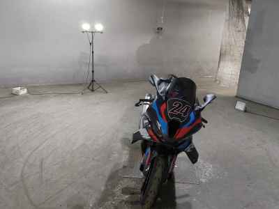 BMW M1000RR 2023