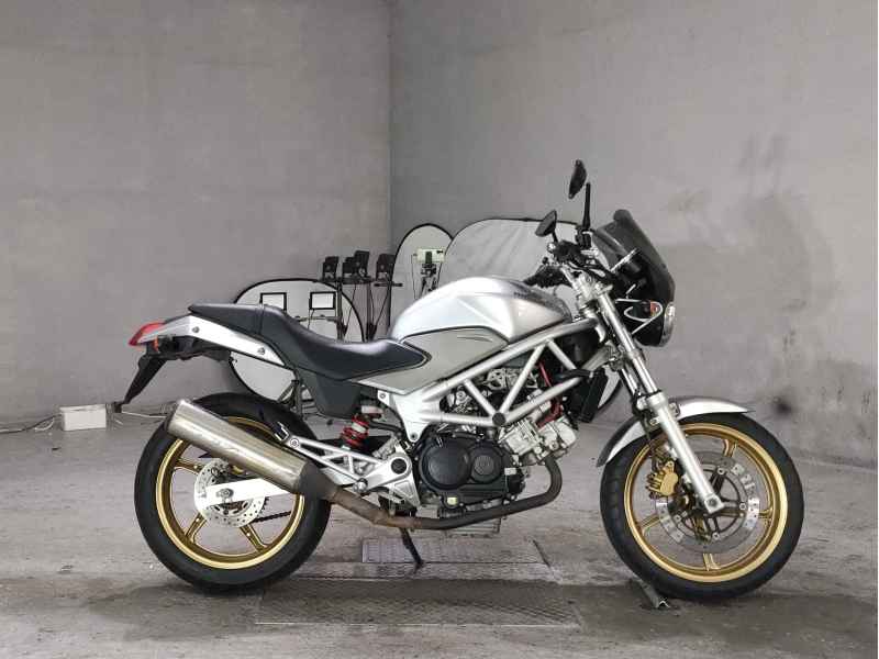 Honda VTR250 2011