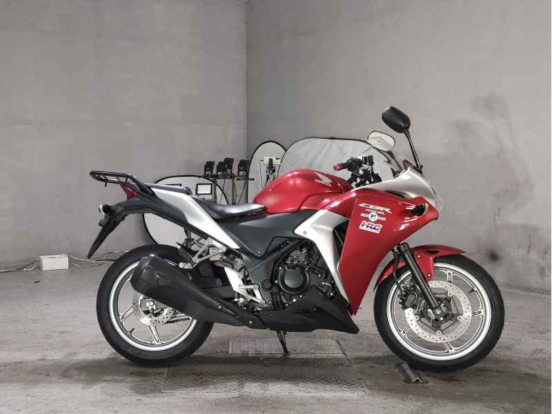 Honda CBR250R 2011