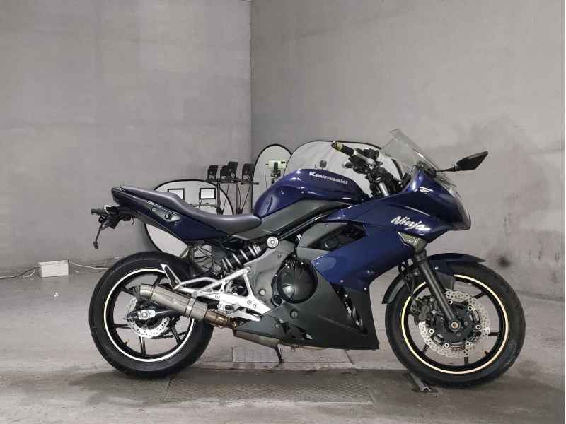 Kawasaki Ninja 400R 2011
