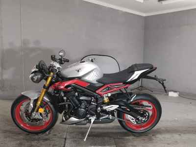 Triumph Street Triple 765R 2026