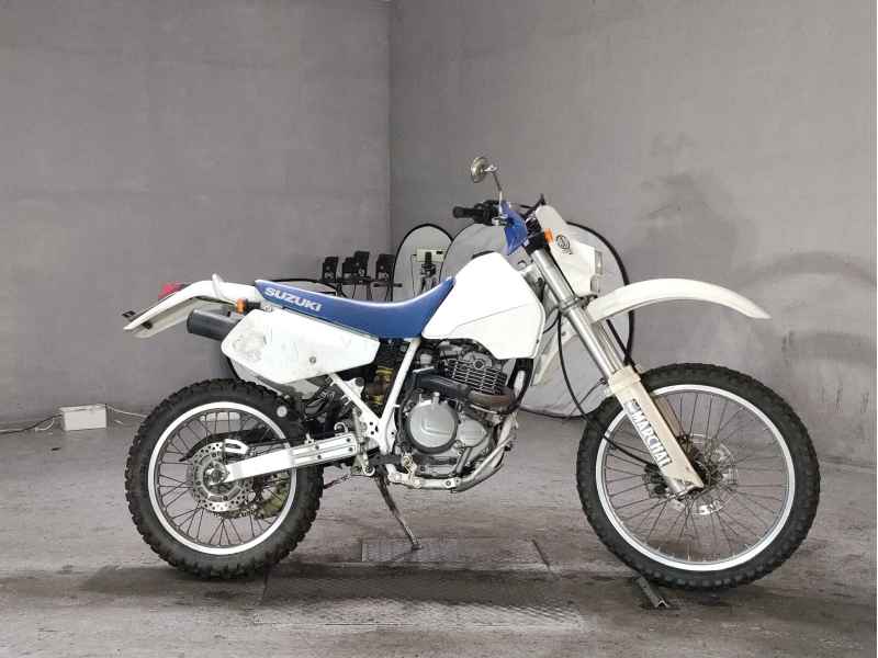 Suzuki DR250S