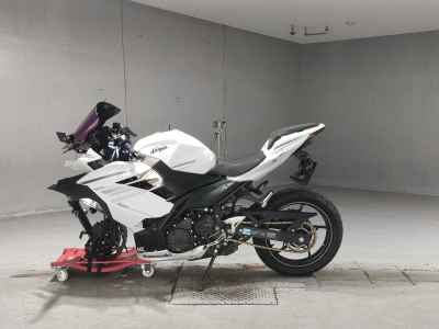 Kawasaki Ninja 400