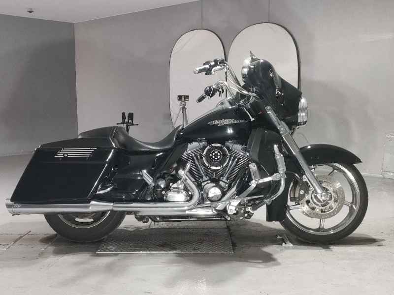 Harley-Davidson FLHX 1690 2013
