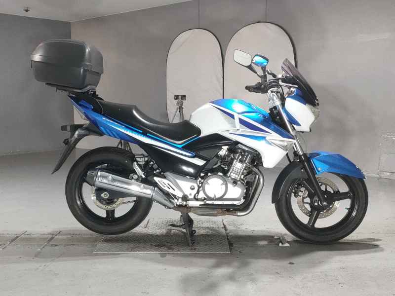 Suzuki GSR250