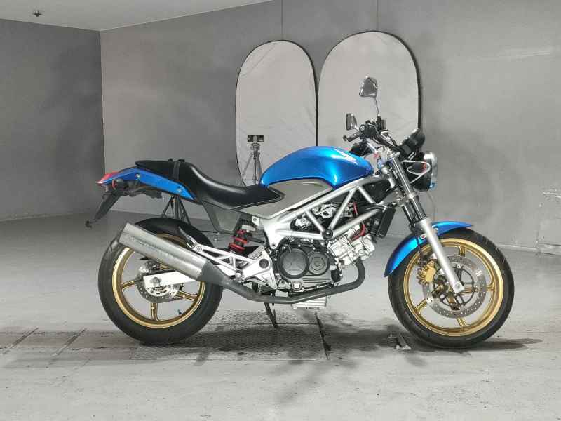 Honda VTR250 2011