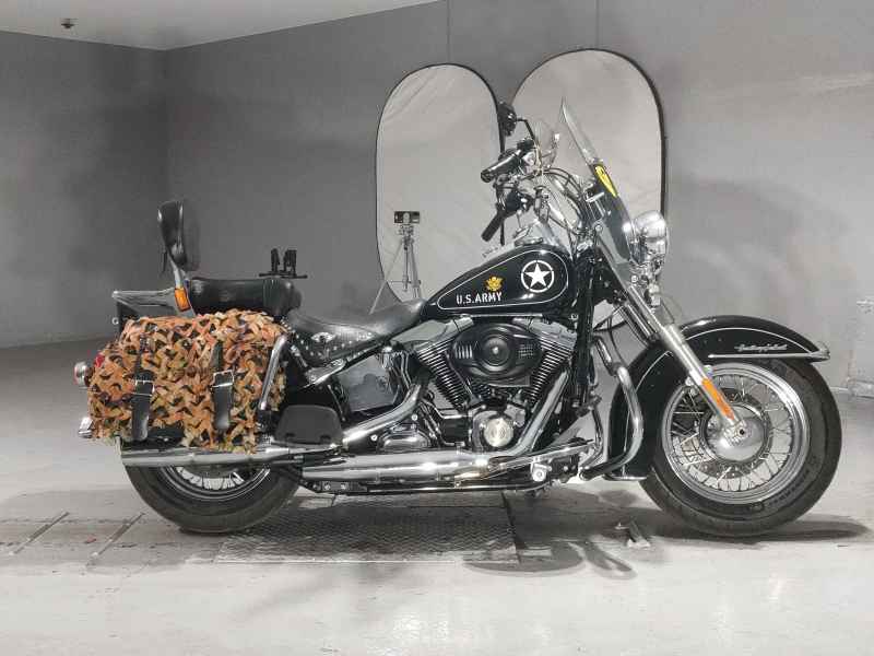 Harley-Davidson FLSTC1580 2013