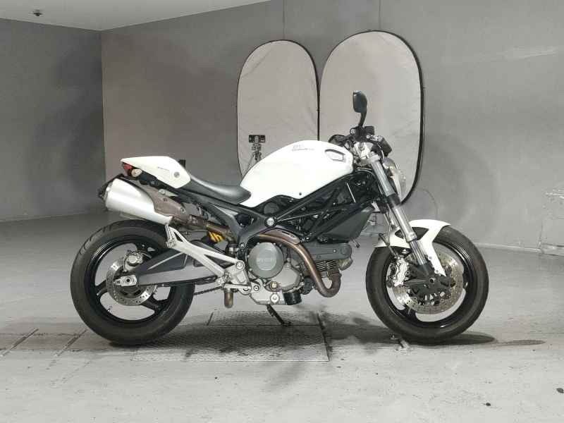 Ducati Monster 696+ 2015