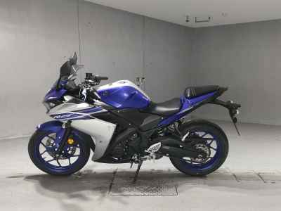 Yamaha YZF-R25 2015