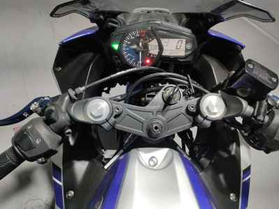 Yamaha YZF-R25 2015
