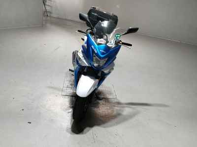 Suzuki GSR250F