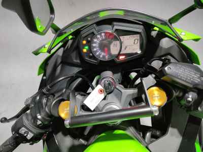 Kawasaki Ninja ZX-25R 2022