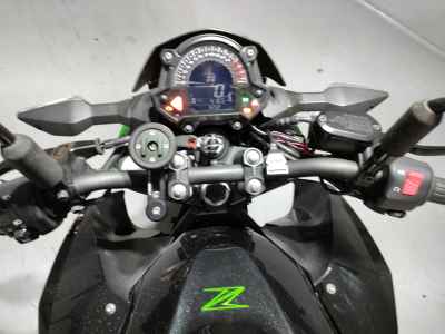 Kawasaki Z400 2022