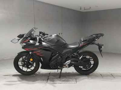 Yamaha YZF-R25 2017