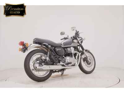 Kawasaki W800 2025