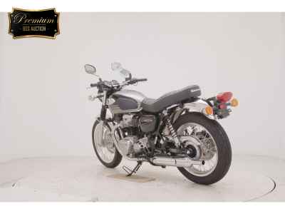 Kawasaki W800 2025