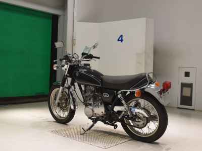 Yamaha SR400 2005