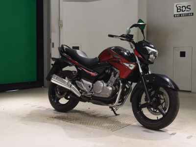 Suzuki GSR250