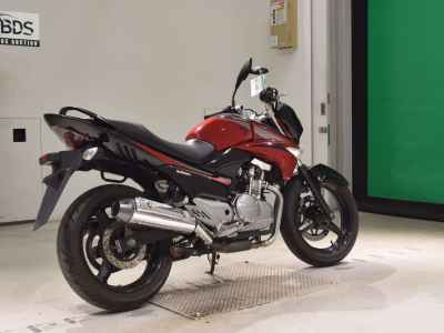 Suzuki GSR250