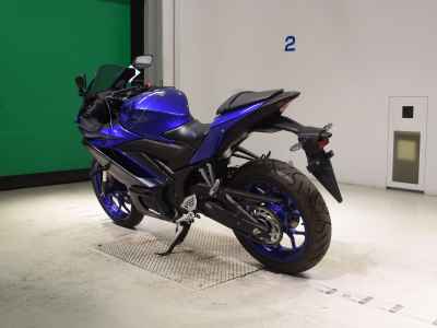 Yamaha YZF-R25 2022