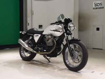 Moto Guzzi V7 Classic 2011