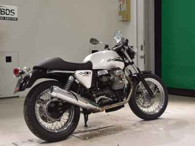 Moto Guzzi V7 Classic 2011