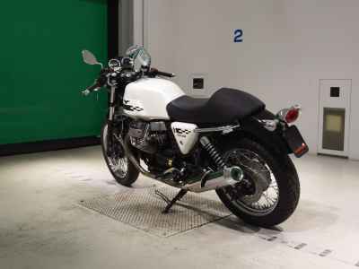 Moto Guzzi V7 Classic 2011