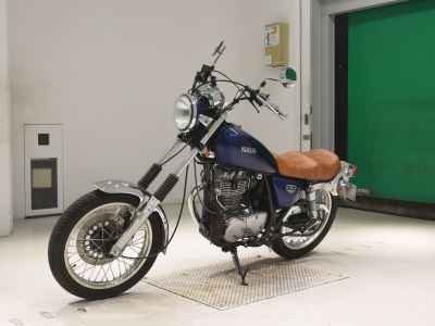 Yamaha SR400 2021