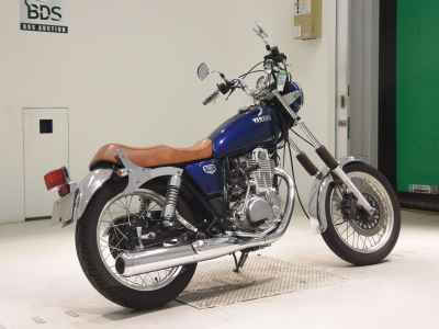 Yamaha SR400 2021