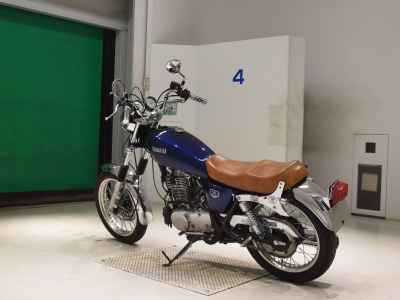 Yamaha SR400 2021