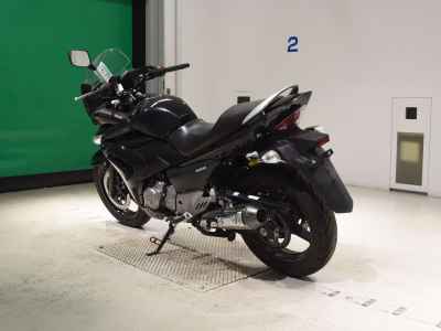 Suzuki GSR250F