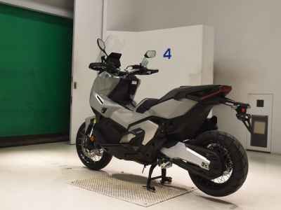 Honda X-Adv 750 2025