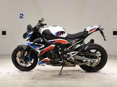 BMW M1000R 2025