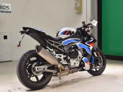 BMW M1000R 2025