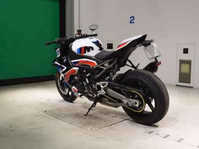 BMW M1000R 2025