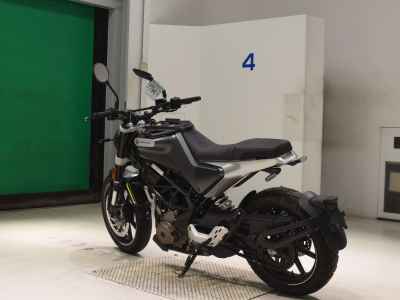 Husqvarna Svartpilen 250