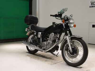 Yamaha SR400 2020