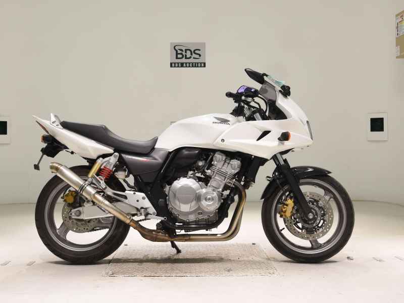Honda CB400 Super Boldor 2009