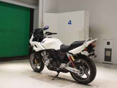 Honda CB400 Super Boldor 2009