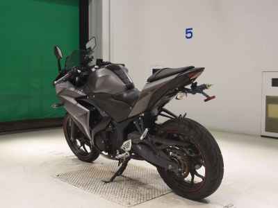 Yamaha YZF-R25 2016